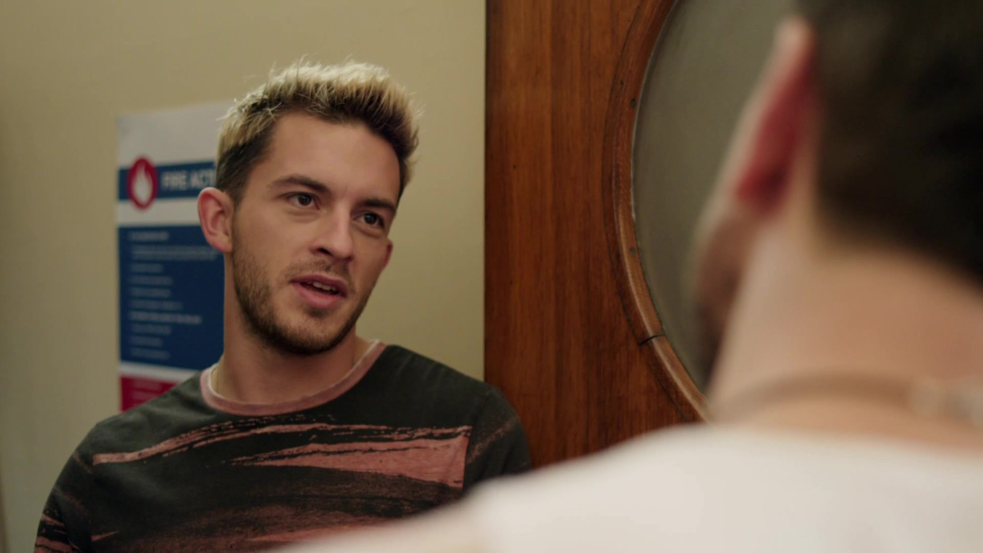 Crashing_S01E04_Episode_4_1080p_2485.jpg