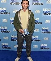 Filename=DearEvanHansen_OpeningNight_November2019_28229.jpg
Filesize=2640KiB
Dimensions=2073x2867
Date added=May 05, 2023 DearEvanHansen_OpeningNight_November2019_28229.jpg