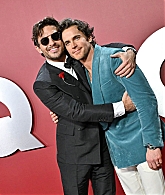 jonathanbaileyonline_gqmenyear23_arrivals_282129.jpg
