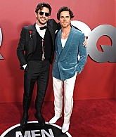 jonathanbaileyonline_gqmenyear23_arrivals_282629.jpg