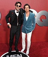 jonathanbaileyonline_gqmenyear23_arrivals_283029.jpg