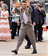 Filename=Arriving_JurrasicWorld_NYCPremiere_JBO_281329.jpg
Filesize=2256KiB
Dimensions=2000x3001
Date added=Sep 15, 2025 Arriving_JurrasicWorld_NYCPremiere_JBO_281329.jpg