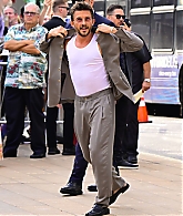 Filename=Arriving_JurrasicWorld_NYCPremiere_JBO_281529.jpg
Filesize=2172KiB
Dimensions=2000x3001
Date added=Sep 15, 2025 Arriving_JurrasicWorld_NYCPremiere_JBO_281529.jpg