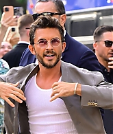 Filename=Arriving_JurrasicWorld_NYCPremiere_JBO_281629.jpg
Filesize=1210KiB
Dimensions=2000x1333
Date added=Sep 15, 2025 Arriving_JurrasicWorld_NYCPremiere_JBO_281629.jpg