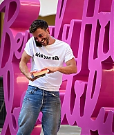 Filename=OutAbout_LA_JBO_28129.jpg
Filesize=3310KiB
Dimensions=2700x3741
Date added=Sep 15, 2025 OutAbout_LA_JBO_28129.jpg