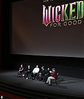jonathanbaileyonline_wickedforgood_qa_la_281629.jpg