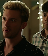 Crashing_S01E01_Episode_1_1080p_1368.jpg